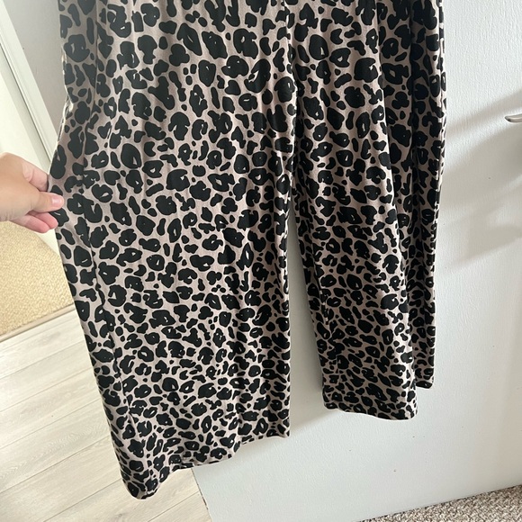 SOLD | Smash and Tess Leopard Wide Leg Romper - Picture 3 of 3